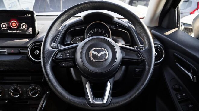 2017 Mazda Demio 13S Push Start, Reverse camera image 302032
