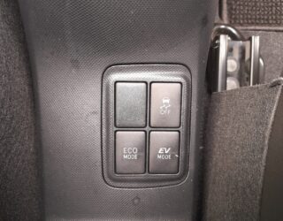2015 Toyota Aqua X-Urban, Low Kms image 303056