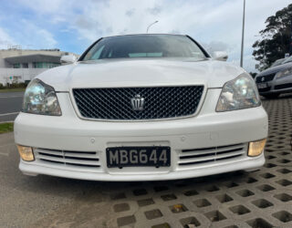 2004 Toyota Crown Athlete, Lowered on 18s image 301699