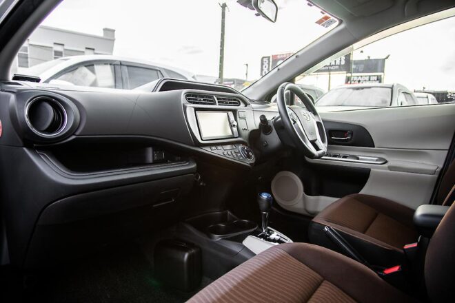 2012 Toyota Aqua G model , Push Start, Reverse Camera image 300105