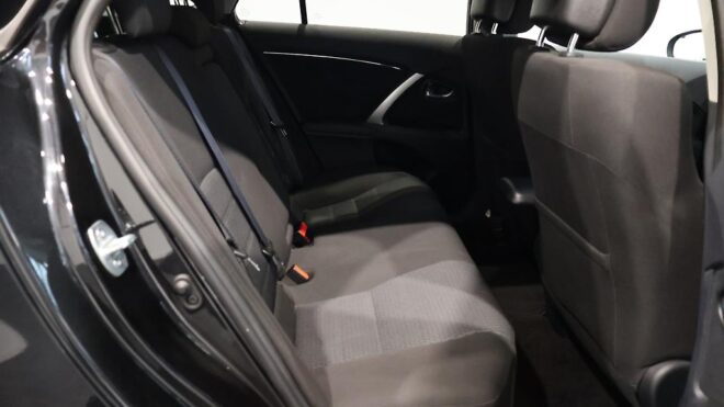 2013 Toyota Avensis Wagon Xi Low KMS image 302805