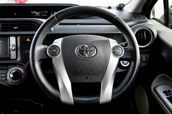 2012 Toyota Aqua G model , Push Start, Reverse Camera image 300100