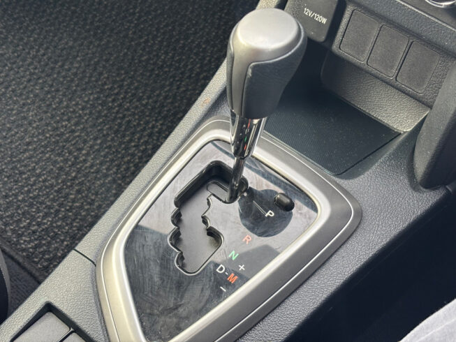 2014 Toyota Auris 150X Blackish Lounge image 299858