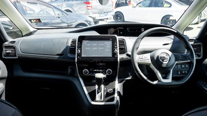 2017 Nissan Serena Highwaystar V Selection Hybrid, Dual Power Sliding Doors image 310691