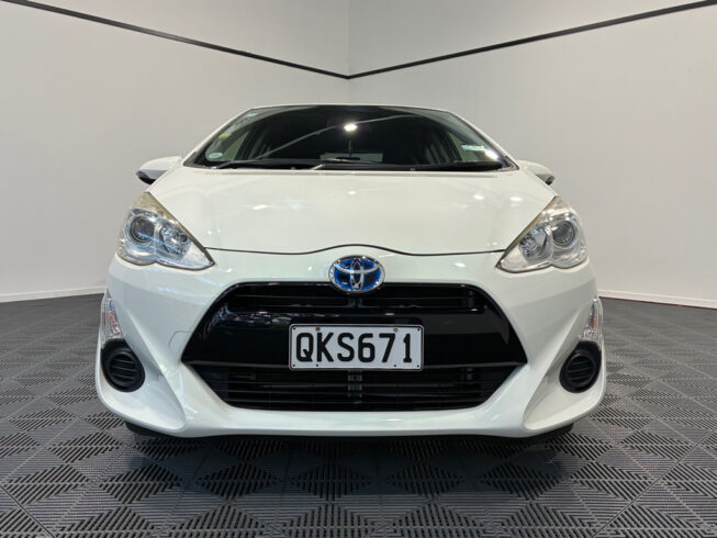 2015 Toyota Aqua Push Button Start – Facelift image 301861