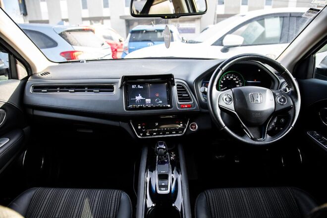 2014 Honda Vezel Hybrid Z  ,Half Leather, Cruise control image 300151