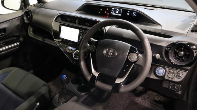 2017 Toyota Aqua S Model, Push Start, Low KMS image 318175