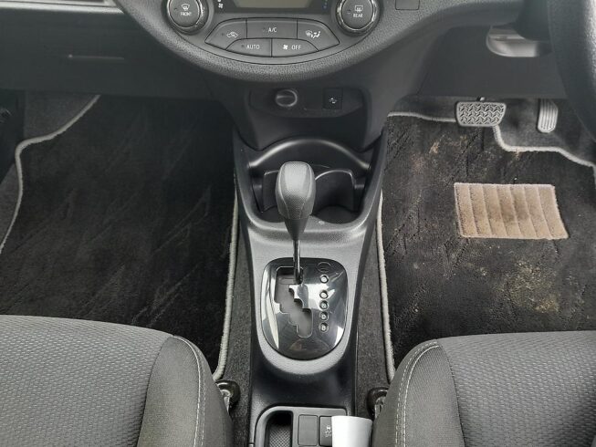 2018 Toyota Vitz Hybrid F Safety Edition, Push Start image 299359