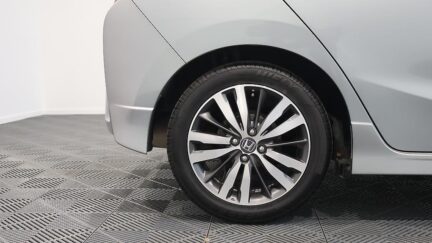 2014 Honda Fit Hybrid S-Package image 306942