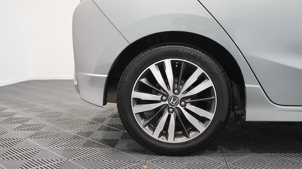 2014 Honda Fit Hybrid S-Package image 306942