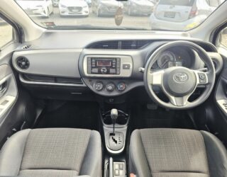 2016 Toyota Vitz F model image 299688