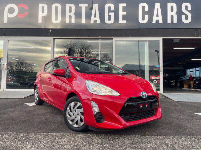 2014 Toyota Aqua G Model, Push Start, Reverse camera, Low KMS Facelift Model image 300395