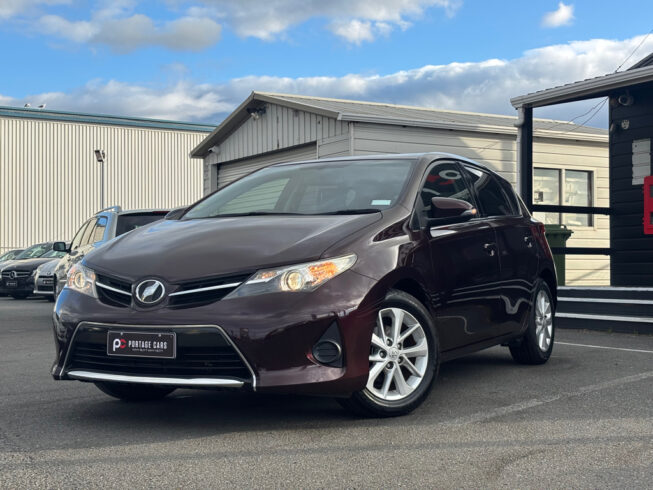 2014 Toyota Auris 150X Blackish Lounge image 299844