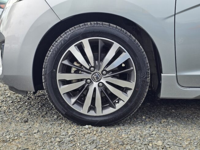 2014 Honda Fit Hybrid S-Package image 299806