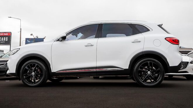 2022 Mg Hs 2.0PT/4WD/6AT EXCITE Tints image 302867