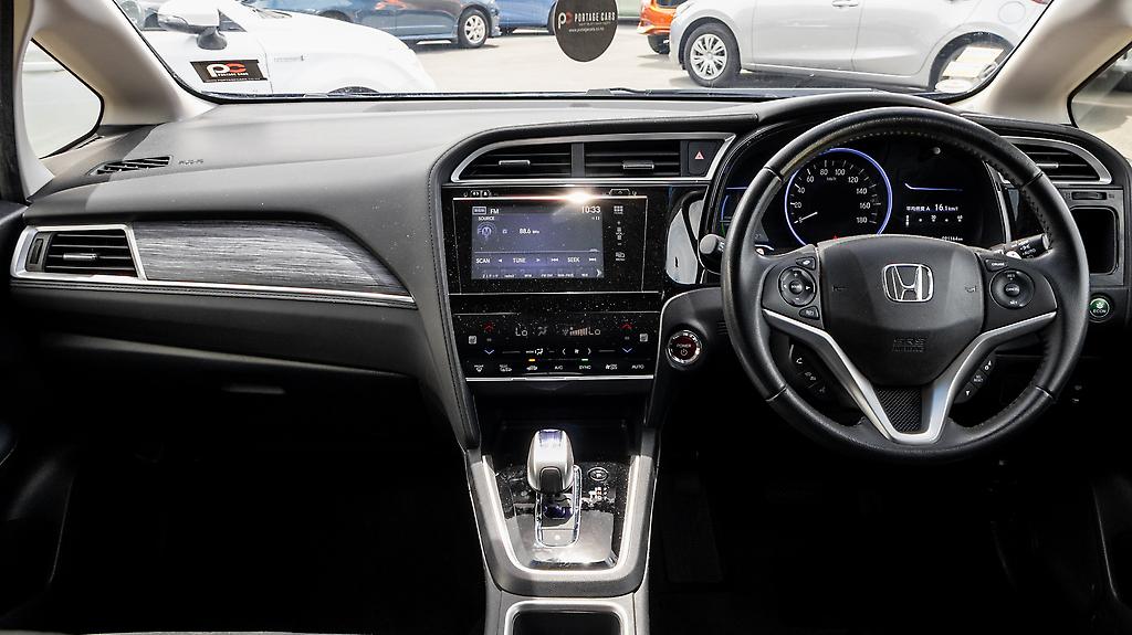 2015 Honda Shuttle Hybrid Z, Heated Seats, Reverse Camera image 312405