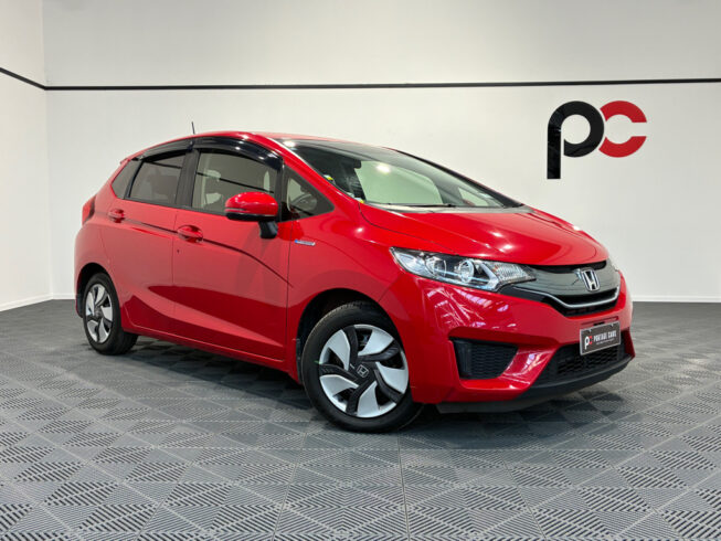 2014 Honda Fit Hybrid F-Package Low KMS image 302325