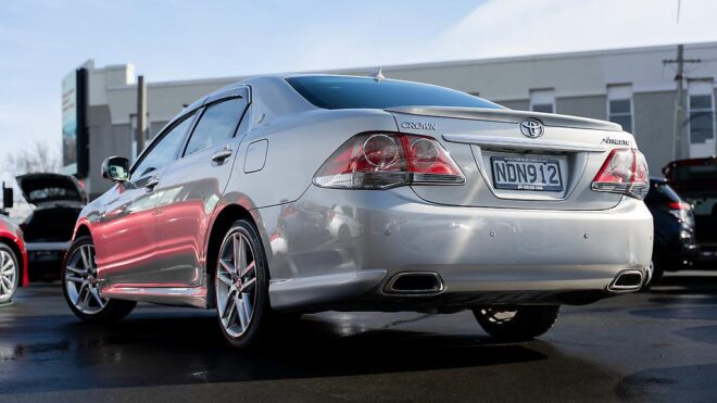 2010 Toyota Crown Leather package, Athlete image 300663
