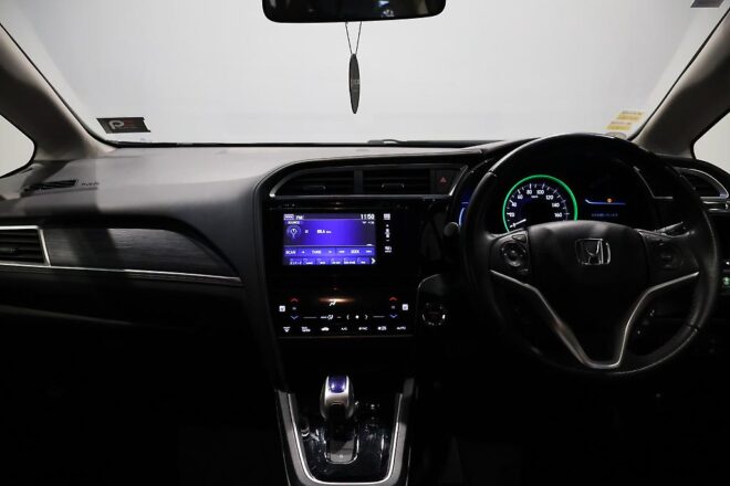 2015 Honda Shuttle Hybrid Z, Heated Seats, Reverse Camera image 302111