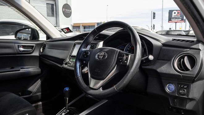 2013 Toyota Corolla Fielder Hybrid  Push Start image 312965