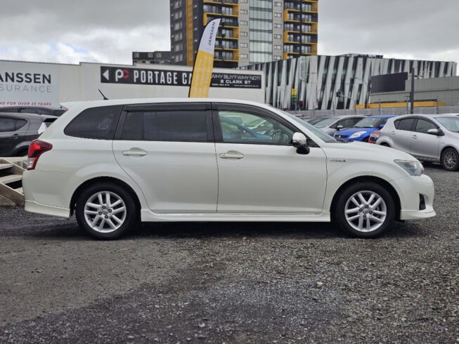 2014 Toyota Corolla Fielder Hybrid G Aero Tourer image 300858