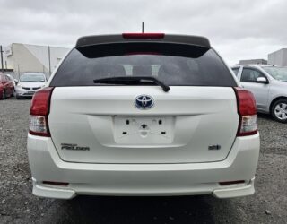 2014 Toyota Corolla Fielder Hybrid G Aero Tourer image 300859