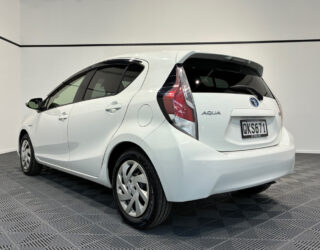 2015 Toyota Aqua Push Button Start – Facelift image 301858