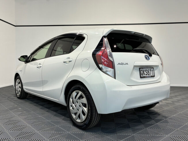 2015 Toyota Aqua Push Button Start – Facelift image 301858
