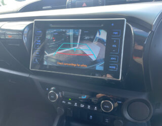 2020 Toyota Hilux SR5 TD DC 2.8DT image 300080