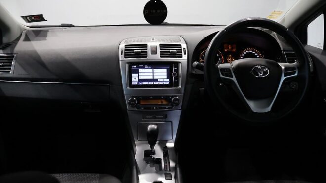 2013 Toyota Avensis Wagon Xi Low KMS image 302807
