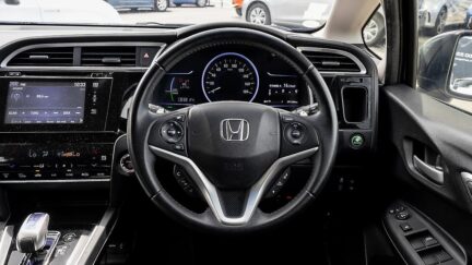 2015 Honda Shuttle Hybrid Z, Heated Seats, Reverse Camera image 312413