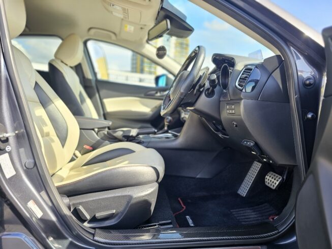 2015 Mazda Axela 20S Touring L-pkg, Body Kit, Aftermarket Alloys image 299719
