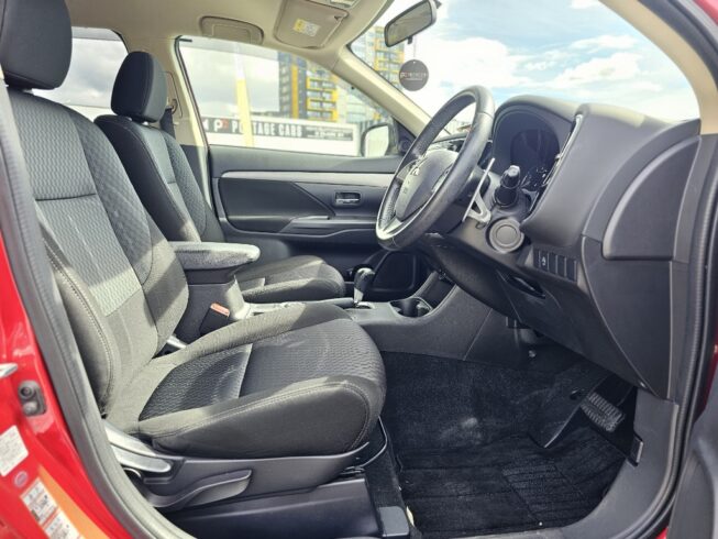 2015 Mitsubishi Outlander 4WD 24G 7-Seats image 299777
