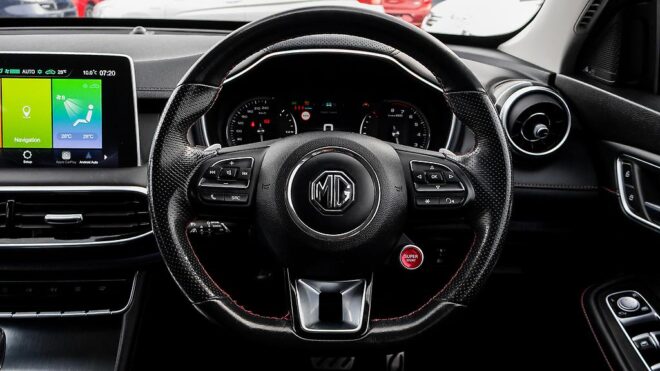 2022 Mg Hs 2.0PT/4WD/6AT EXCITE Tints image 302876