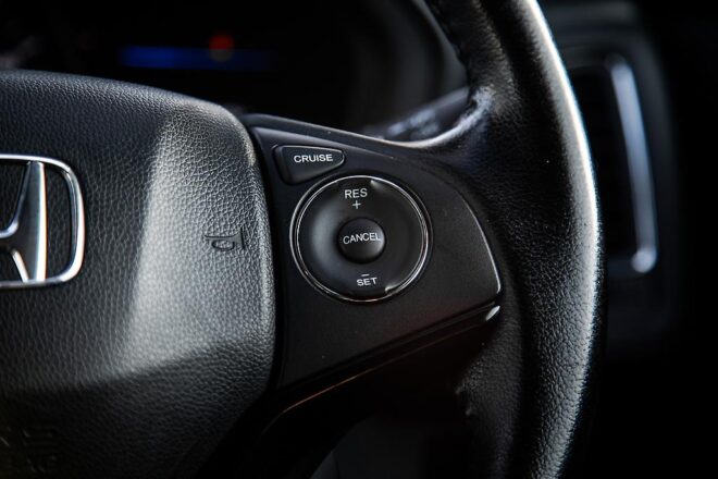 2014 Honda Vezel Hybrid Z  ,Half Leather, Cruise control image 300157