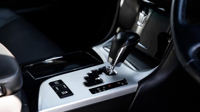 2010 Toyota Crown Leather package, Athlete image 300675