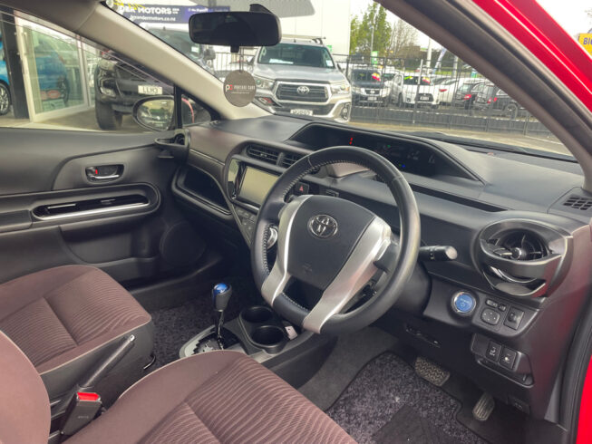 2014 Toyota Aqua G Model, Push Start, Reverse camera, Low KMS Facelift Model image 300403