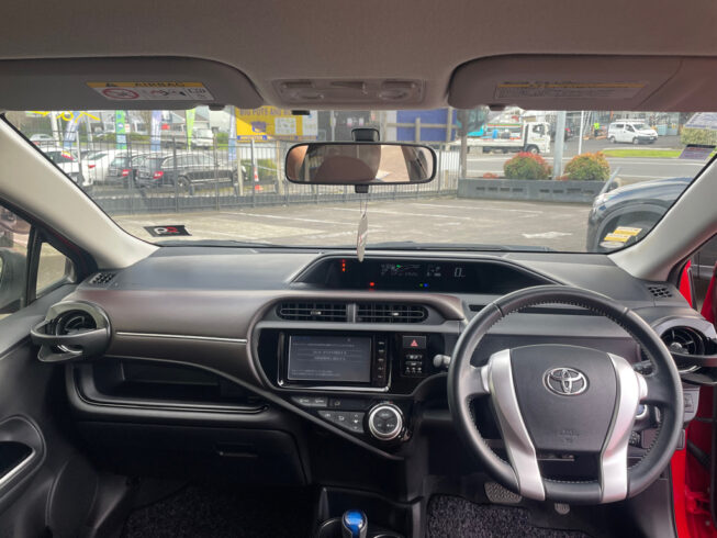 2014 Toyota Aqua G Model, Push Start, Reverse camera, Low KMS Facelift Model image 300404