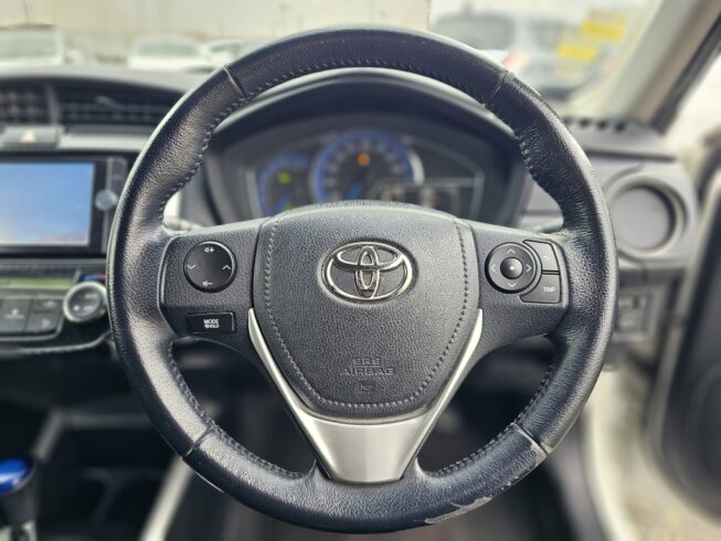 2014 Toyota Corolla Fielder Hybrid G Aero Tourer image 300864