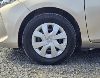 2016 Toyota Vitz F model image 299689