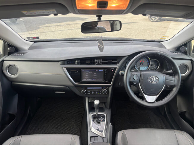 2014 Toyota Auris 150X Blackish Lounge image 299854