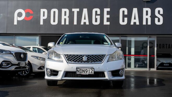 2010 Toyota Crown Leather package, Athlete image 300661