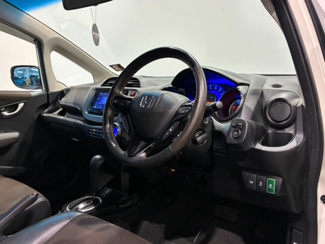 2013 Honda Fit Shuttle Hybrid image 302014