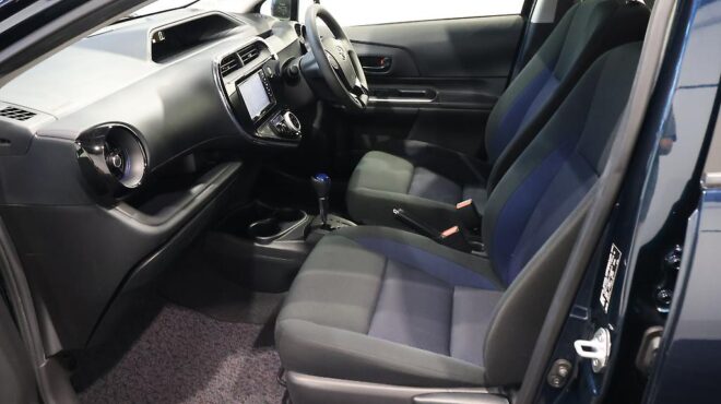 2017 Toyota Aqua S Model, Push Start, Low KMS image 318172