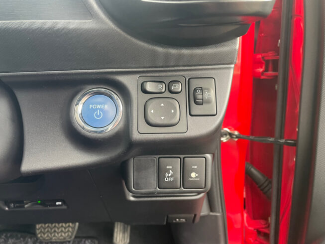 2014 Toyota Aqua G Model, Push Start, Reverse camera, Low KMS Facelift Model image 300408
