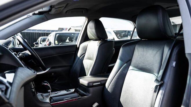 2010 Toyota Crown Leather package, Athlete image 300679