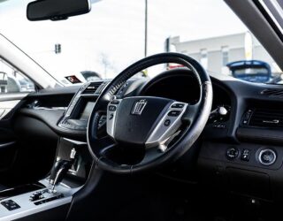 2010 Toyota Crown Leather package, Athlete image 300670