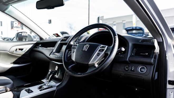 2010 Toyota Crown Leather package, Athlete image 300670