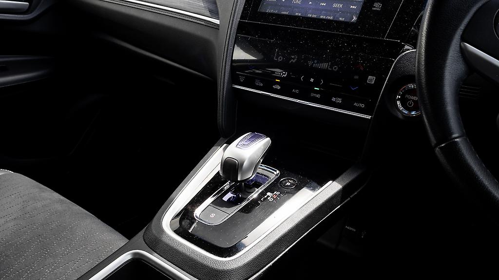 2015 Honda Shuttle Hybrid Z, Heated Seats, Reverse Camera image 312416