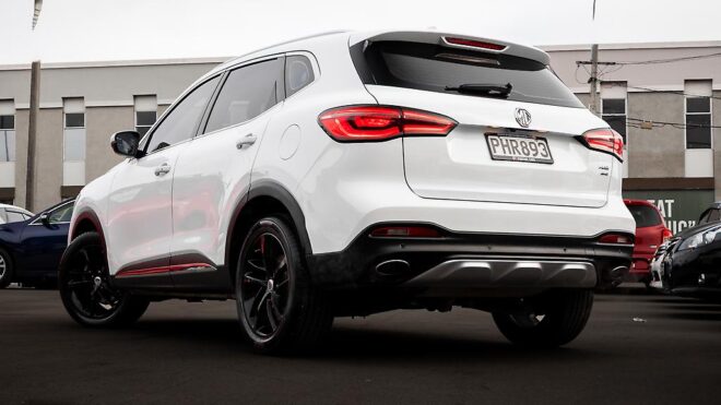 2022 Mg Hs 2.0PT/4WD/6AT EXCITE Tints image 302868